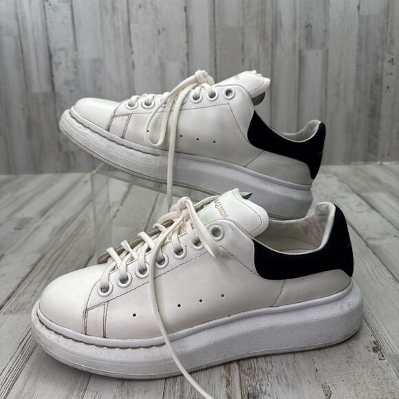 Alexander McQueen Women's Oversized Sneakers Sz 38 US 8 White/Black 553770 - Picture 2 of 14